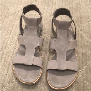 Gray Söfft sandals